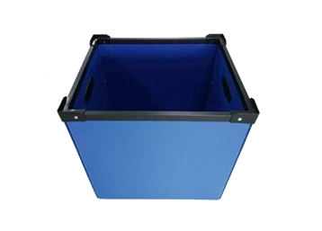 Plastic box with hollow board